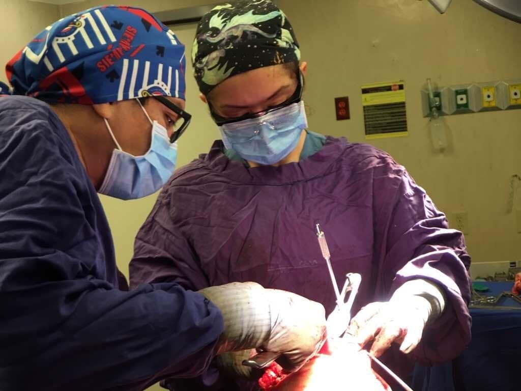 diferencias-entre-el-reemplazo-de-rodilla-y-una-protesis-de-rodilla-en-merida